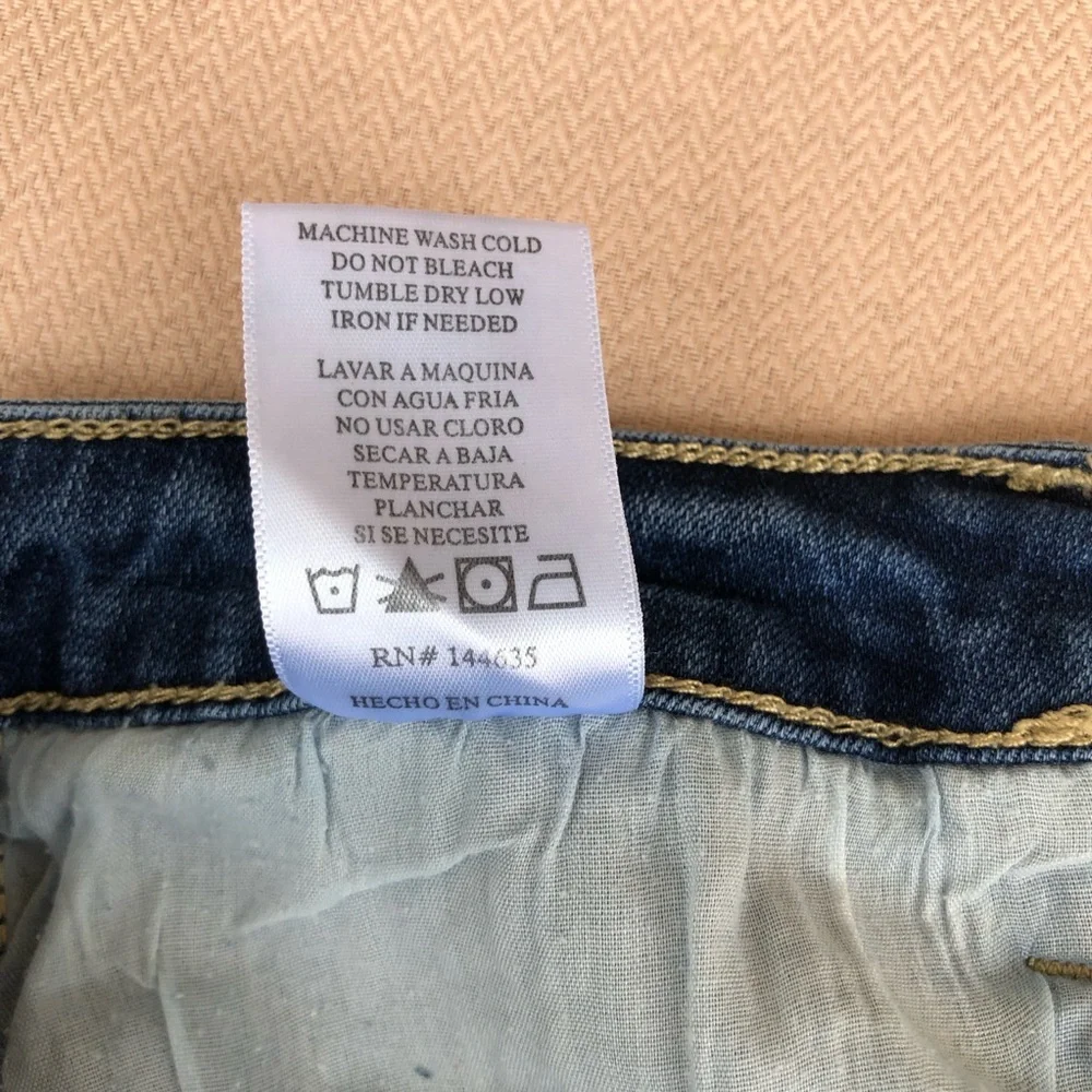 KanCan Stretchy Cotton Distressed Raw Hem Medium Wash Mini Jean Skirt 9/28